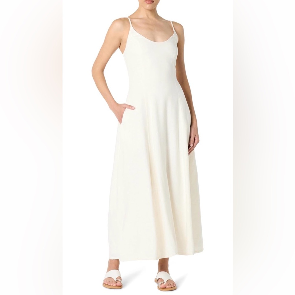 Elegant White Maxi Dress with Side Pockets